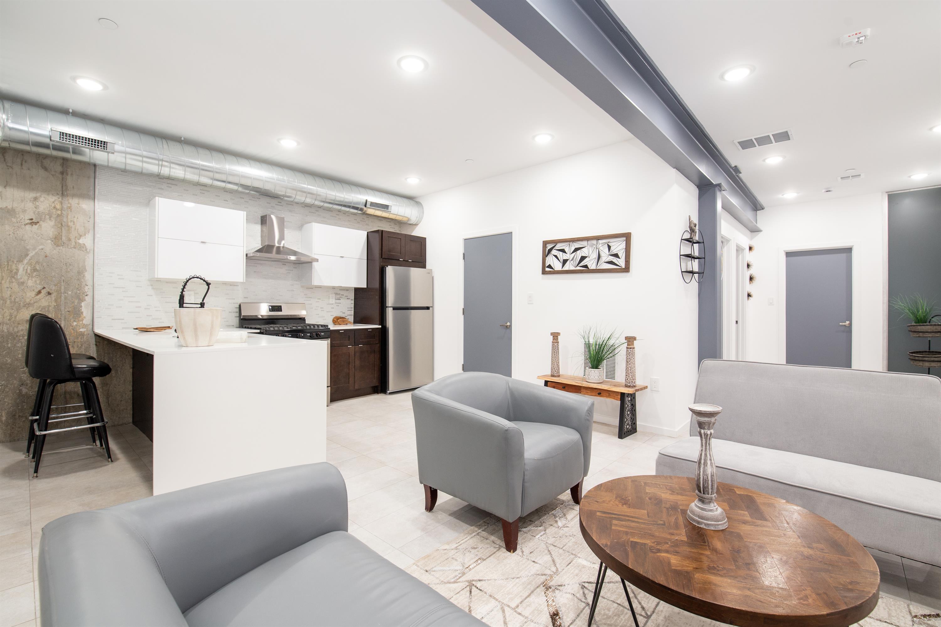 638 Diamond Street - 1
